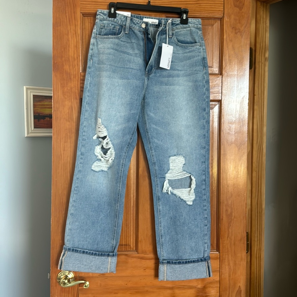 Vervet 90's Distressed Vintage Straight Jean.